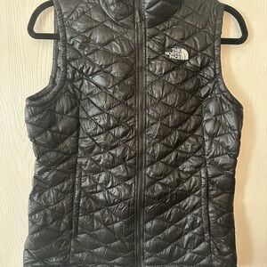 The North Face Women's Light Black Quilted Zip Up Vest